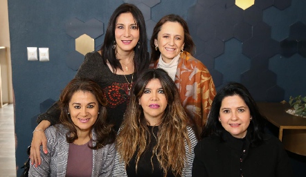 Manena Alonso, Yolanda Gocher, Manina González, Norma Ponce y Queta Contreras.