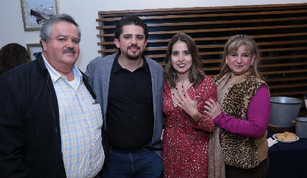 Manuel Mora, Manuel Mora, Cristina Kasis y Nora Martínez de Mora.