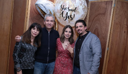  Paty Campos, Antonio Briseño, Cristina Kasis y Manuel Mora.
