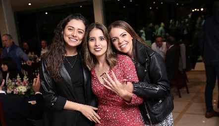  Nadia, Cristy y Dany.