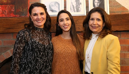 Guadalupe Bárcena, Lorena Cuadra y Belinda Carrera.