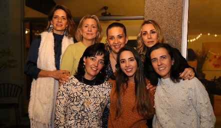 Rosy Rodríguez, Pupe García, Ana Irma Ramos, Roxana Serna, Marusa Maza, Lorena Cuadra y Montse Gómez.