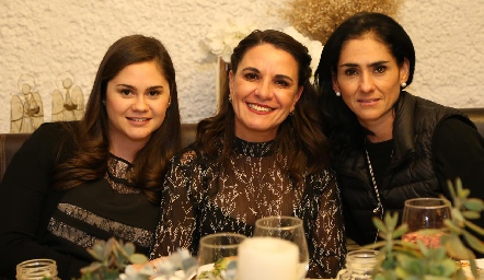  Fernanda Álvarez, Guadalupe Bárcena y Janet Dávalos.