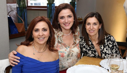  Liliana Bottino, Ana Laura y Ana Urquid.