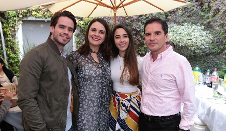 Eduardo Álvarez, Lupita Bárcena, Lorena Cuadra y Miguel Álvarez.
