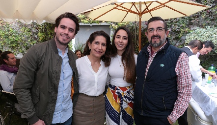  Eduardo Álvarez, Belinda Carrera, Lorena y Federico Cuadra.