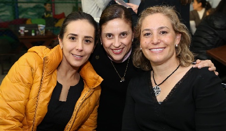  Rosa Elena Herrera, Mary Carmen Aldrete y María Fernanda Hernández.
