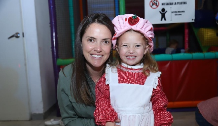  Adriana Medina y Julia.