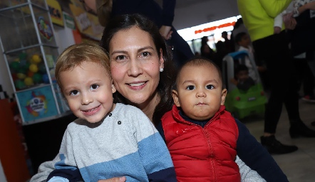  Alejandra González, Andrés y Alejandro.
