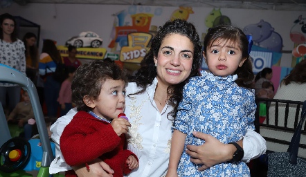  Chino, Ana Sofía Velázquez y Sofía.
