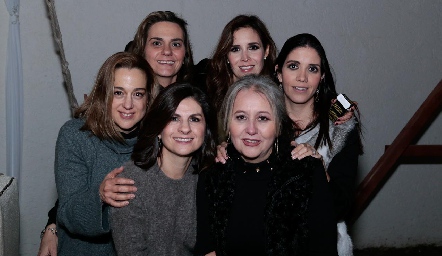 Andrea Ortiz, Claudette Mahbub, Ana Luisa Díaz de León, Ana Elena Meade, Lucía Escobedo y Mayte de la Torre.