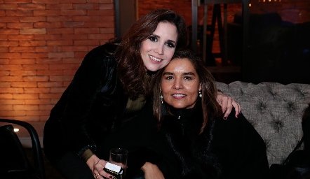 Ana Luisa Díaz de León y Lorena Torres.