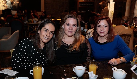  Cristina T, Blanca Salinas y Marisol Diegues.