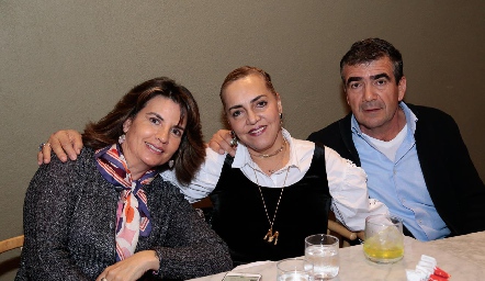  Marisa Mercado, Mimí Hinojosa y Horacio Tobías.