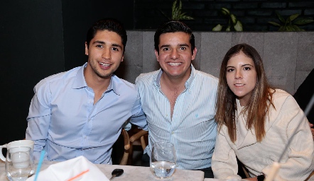  Miguel Tobías, Marcelo Pérez y Marisa Tobías.