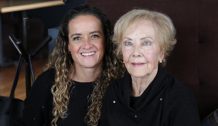  Fernanda García y Tere Ducoulombier.