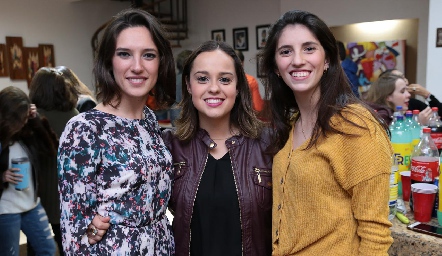  Vale Rangel, Alejandra Martínez y Luisa Santillán.