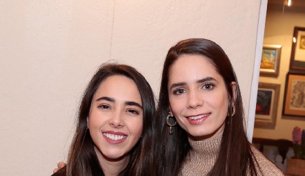 Lore Cuadra con su cuñada, Guada Álvarez.