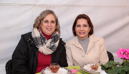  María Eugenia Fernández y Teresa Carrera.