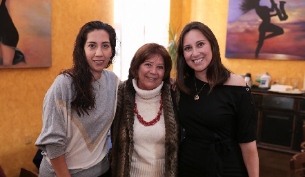  Cecilia González, Malusa Alcocer y Claudia González.