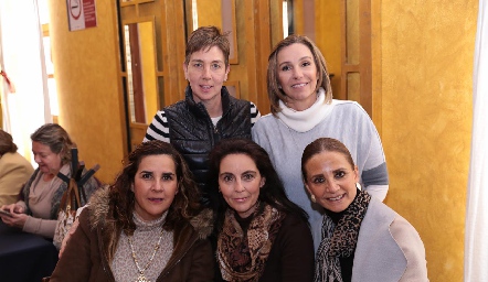  Ana Hunter, Beatriz Lavín, Graciela Torres, Sandra Correa y Beatriz Rangel.