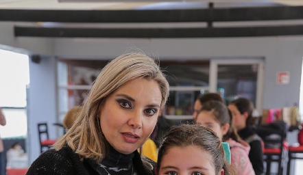  Karla Saucedo y Danna.