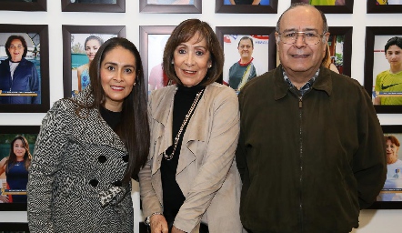  Cristina, Tere y Fernando.