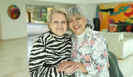 Lety Martínez y Laura Cárdenas.