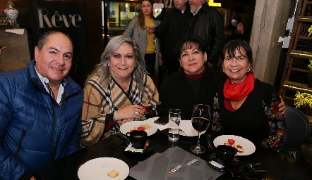  Héctor Álvarez, Ana María Valdez, Elisa Galván y Yolanda Orozco.