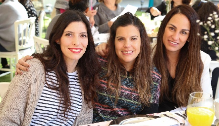  Angie Alesi, María José Barragan  y Natalia Leal.