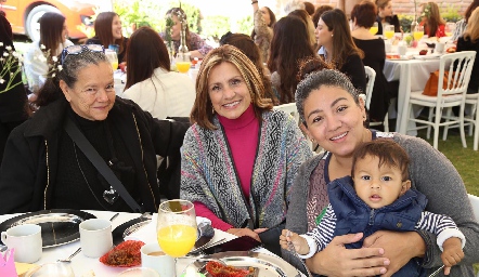  Teresa Gómez, Teresa Lastras y Rosana Machado.
