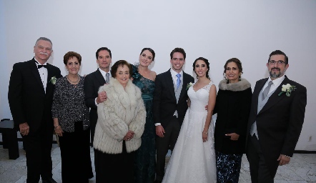 Roberto y Lupita Bárcena, Miguel Álvarez, Gloria Rodríguez, Guadalupe Bárcena, Eduardo Álvarez, Lorena Cuadra, Belinda Carrera de Cuadra y Federico Cuadra.