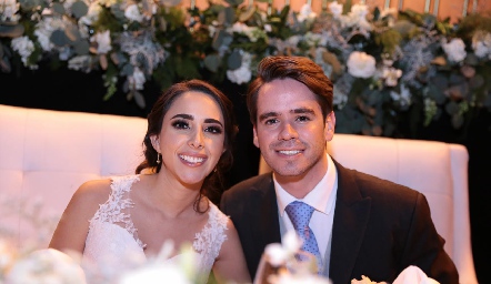  Los recién casados Lorena Cuadra y Eduardo Álvarez.