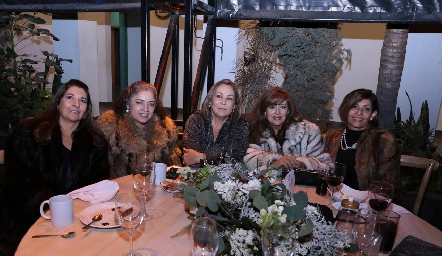  Lourdes Bocard, Fabiola Arriaga, Rocío Fernández, Dolores Guerrero e Irma Aguilar.
