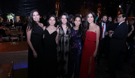 Ana Bocard, María Turrubirates, Yolanda Aguilar, Mariana Carballo y Melissa Flores.