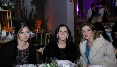  Lourdes Leiva, Montse Gómez y Rosy Rodríguez.