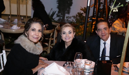  Belinda Carrera, Carmen Pérez y Antonio Cordero.