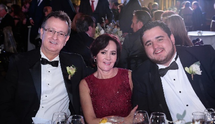  Fernando Matienzo, Laura Valle y Rodrigo Matienzo.