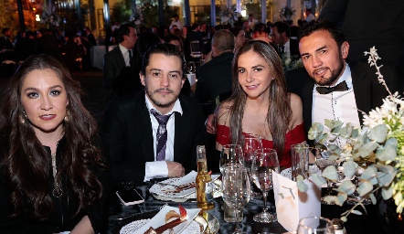  Erika Torres, David Castañeda, Alejandra Gómez y Hugo Zapata.