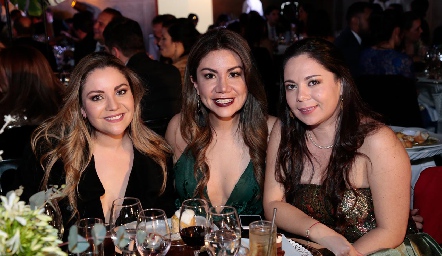  Nayeli Zarzosa, Sharaí y Alicia Brambila.