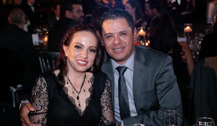   Nelly Azuara y Carlos Meza.