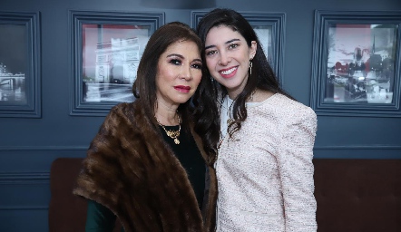  Elvia Chong y Suemi de Alba.