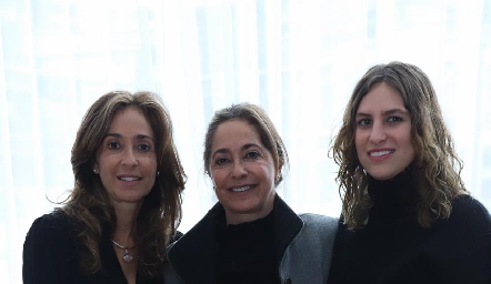  Mónica y Patricia Gaviño, Malena Foyo y Magdalena González.