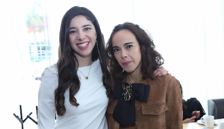 Suemi de Alba y Cheli Sotomayor.