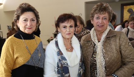  María Elena González, Alicia Gallegos y Licha de la Garza.