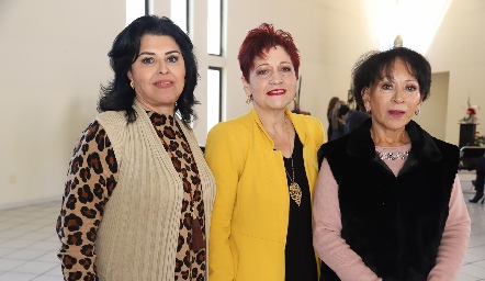  Diana Reyes, Adela Martínez y Aida Martínez.