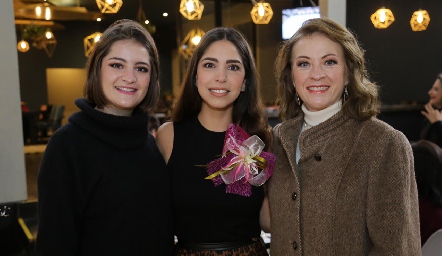  Pau Dibildox, Adriana Estrada y Rocío Gómez.