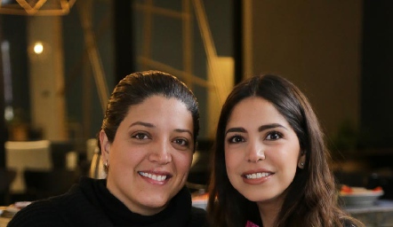  Mariana Herrera y Adriana Estrada.