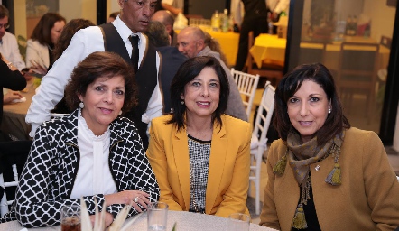  Ofelia, Tere y Carmen Díaz Infante.