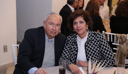  Miguel Zacarías y Ofelia Díaz Infante.